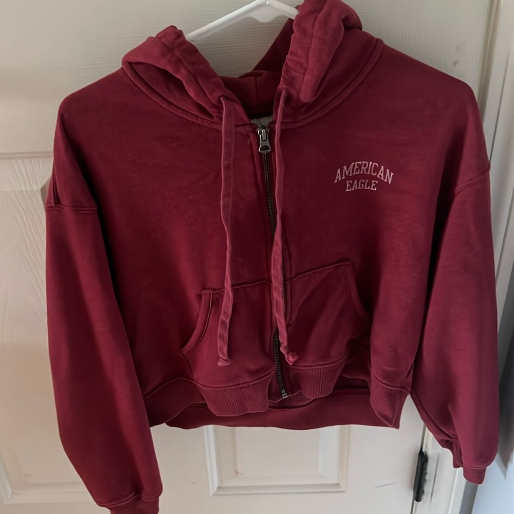 american eagle cropped hoodie